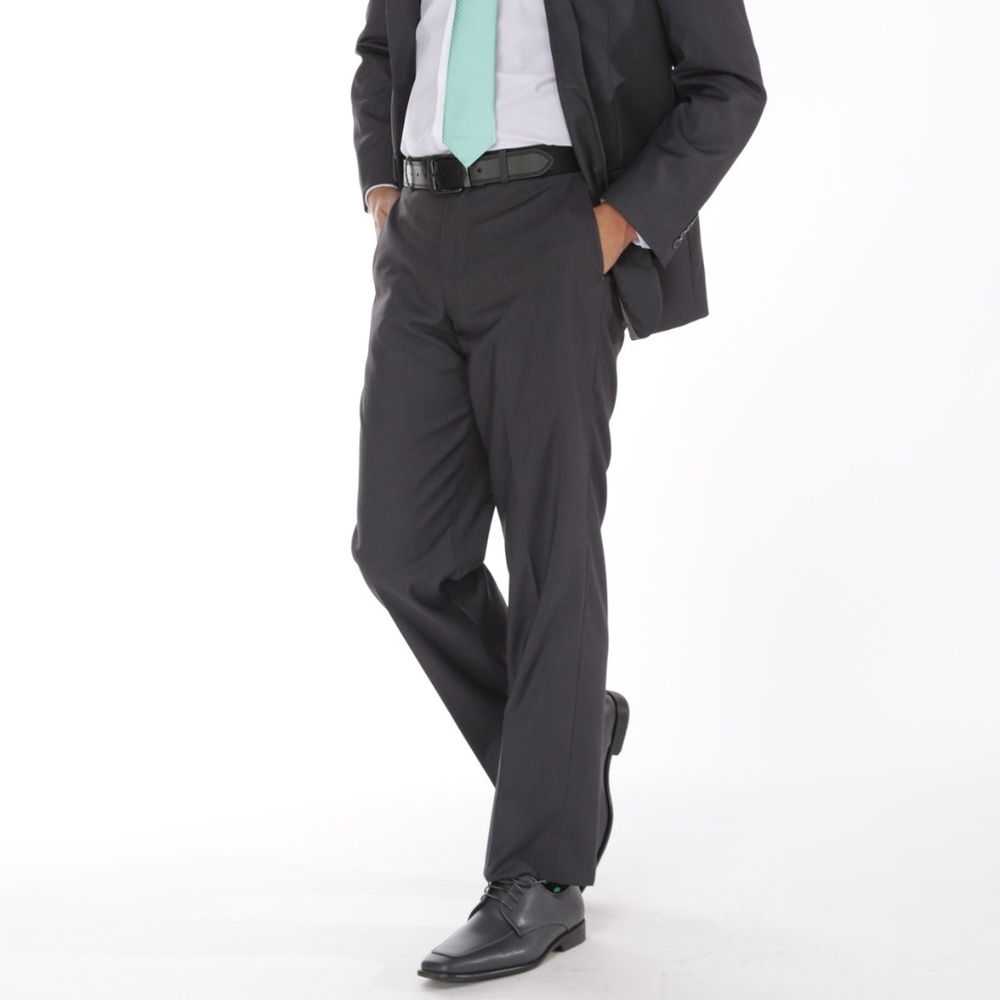 Suit - Picture 3 of 4